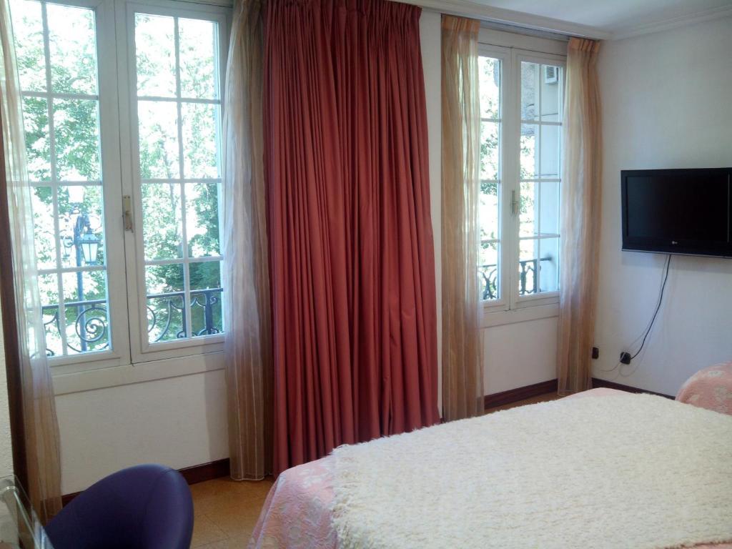 Santacruz Hotell Oviedo Eksteriør bilde