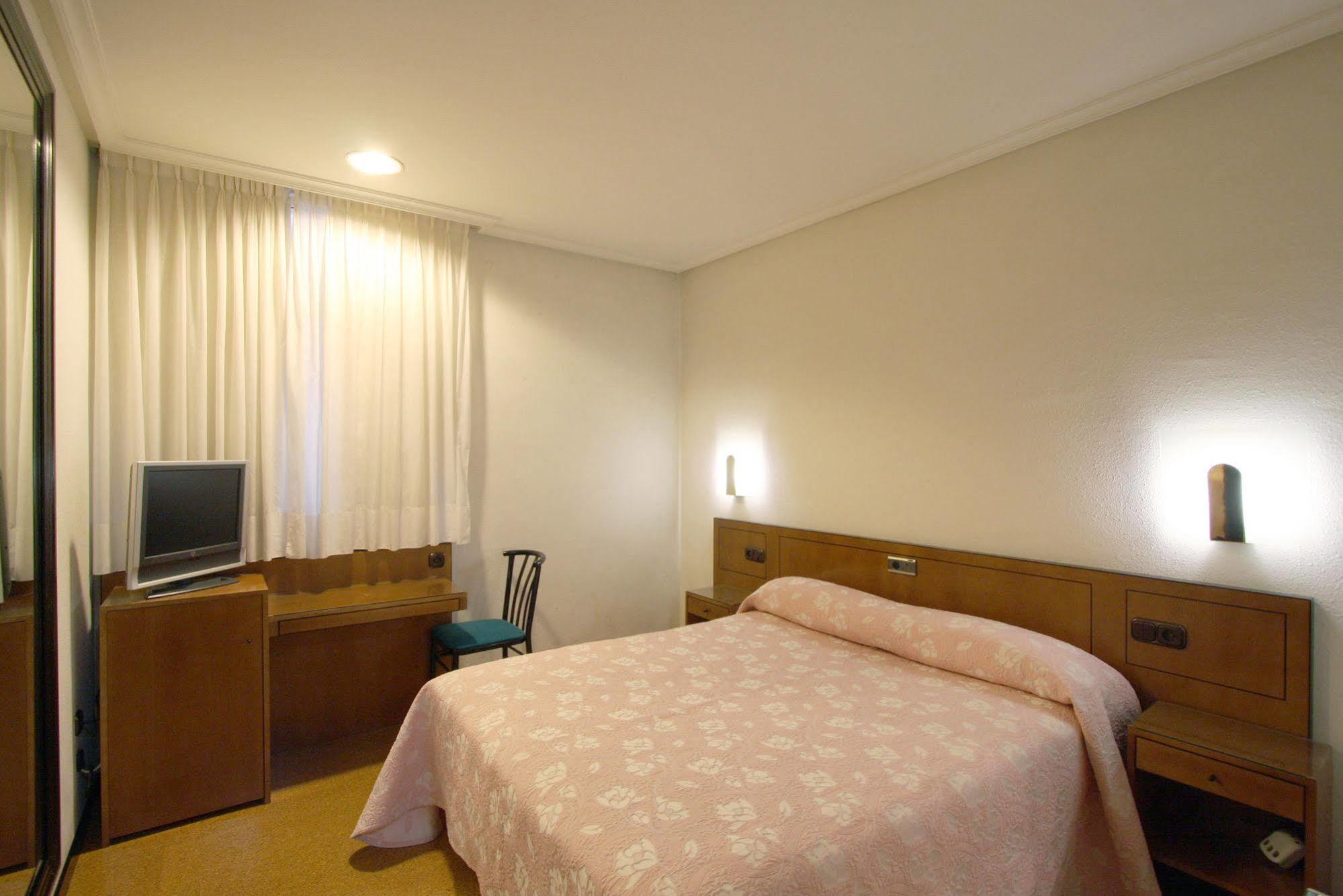 Santacruz Hotell Oviedo Eksteriør bilde
