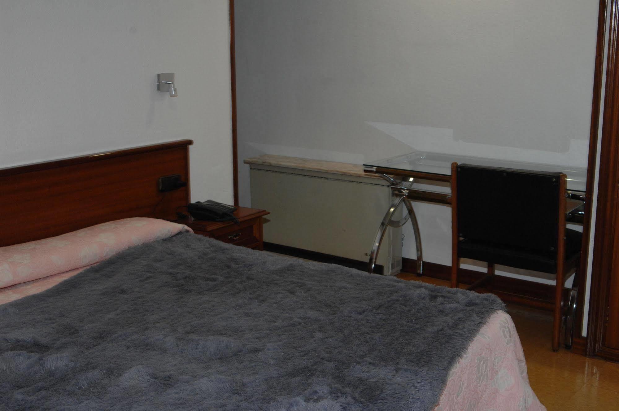 Santacruz Hotell Oviedo Eksteriør bilde