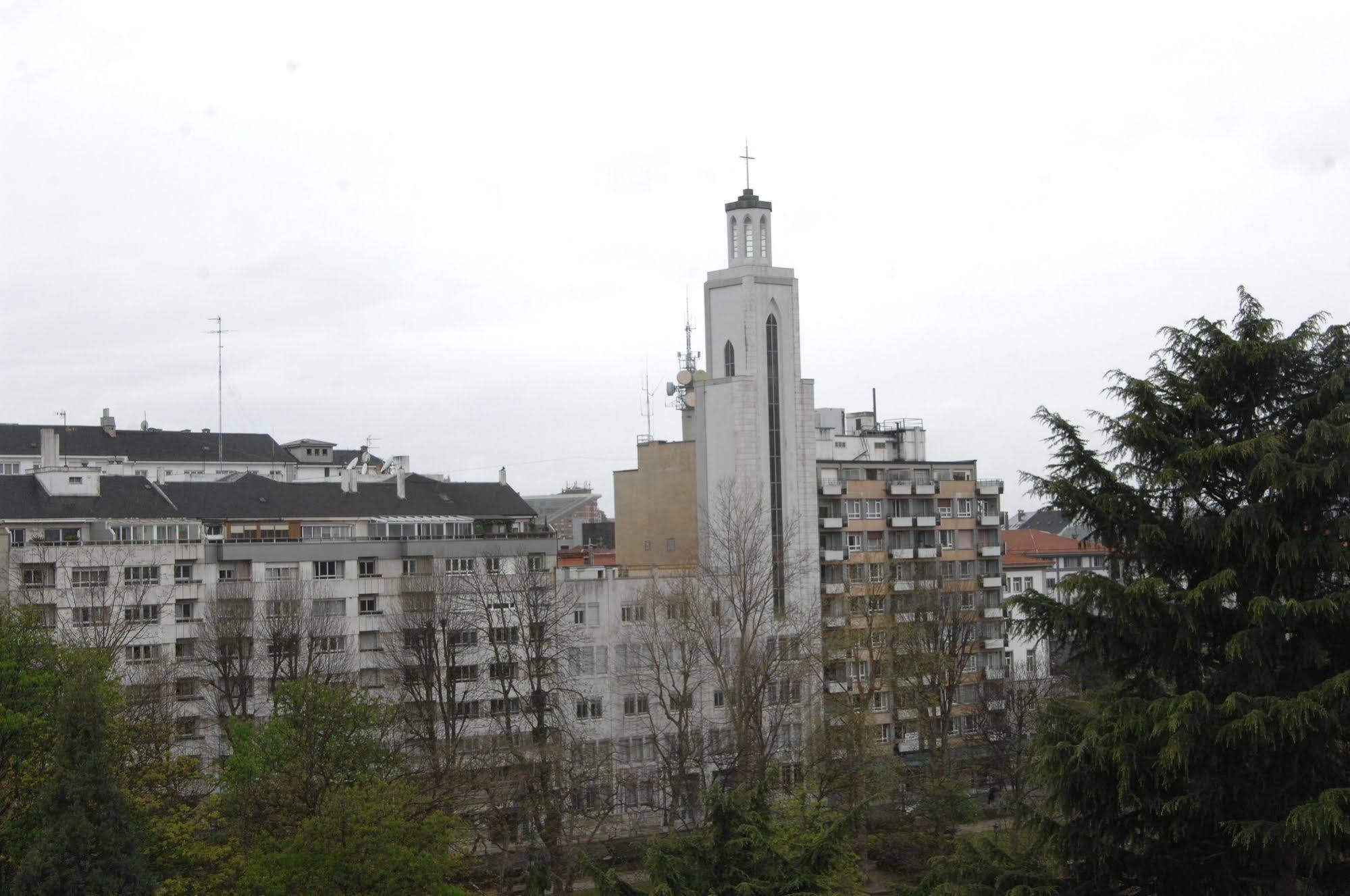 Santacruz Hotell Oviedo Eksteriør bilde